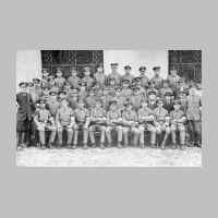 022-0341 Die Goldbacher Jugendwehr in der vormilitaerischen Ausbildung 1914-1918 am Gemeindehaus..jpg